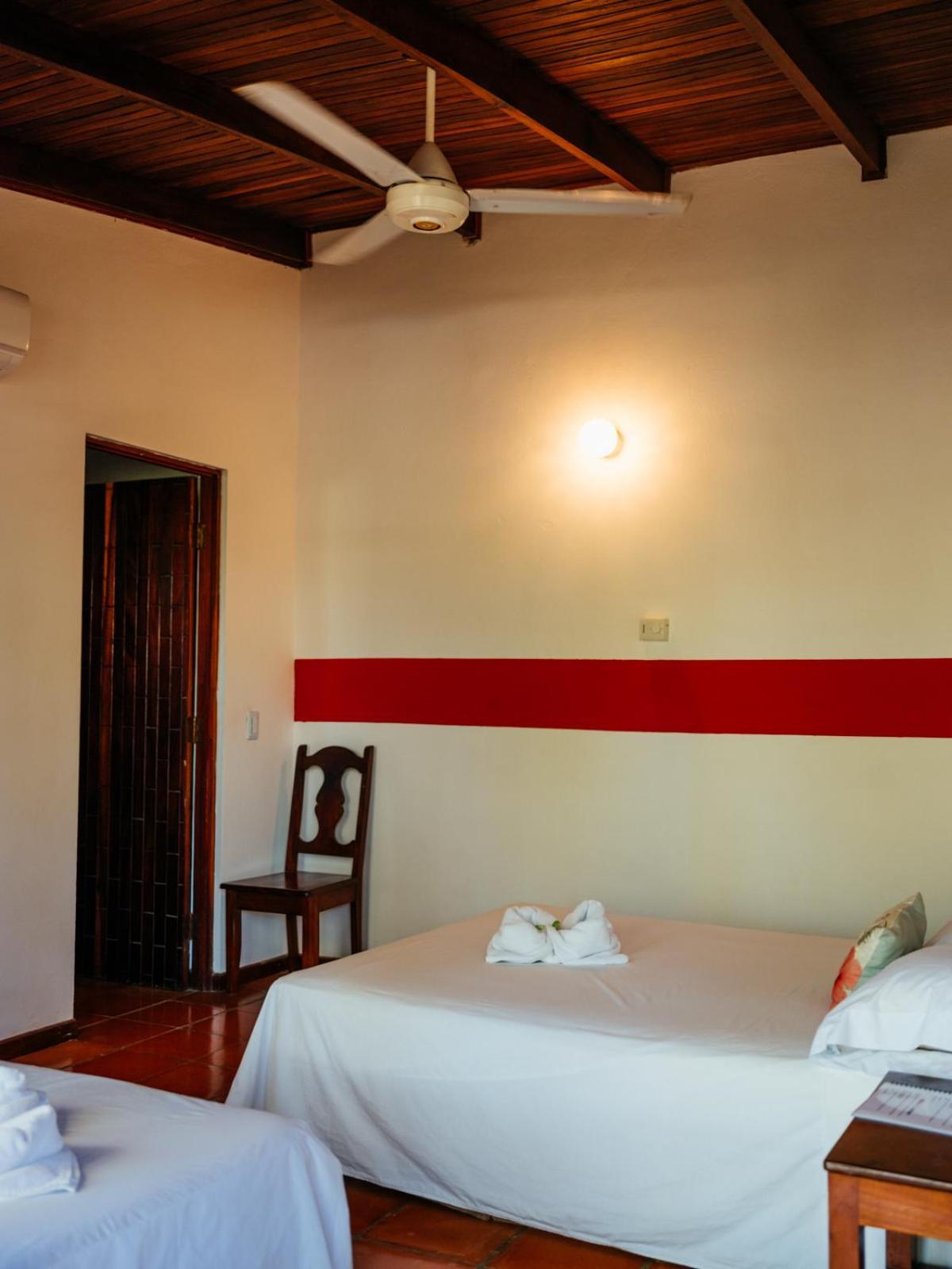 Hotel Hibiscus Cabina 4 Playa Junquillal ภายนอก รูปภาพ